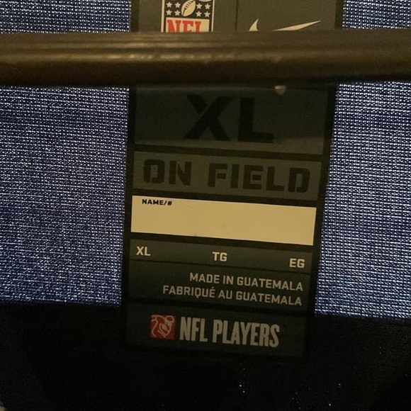 Dallas Cowboy autograph jersey. Ezekiel Elliott - Picture 4 of 5